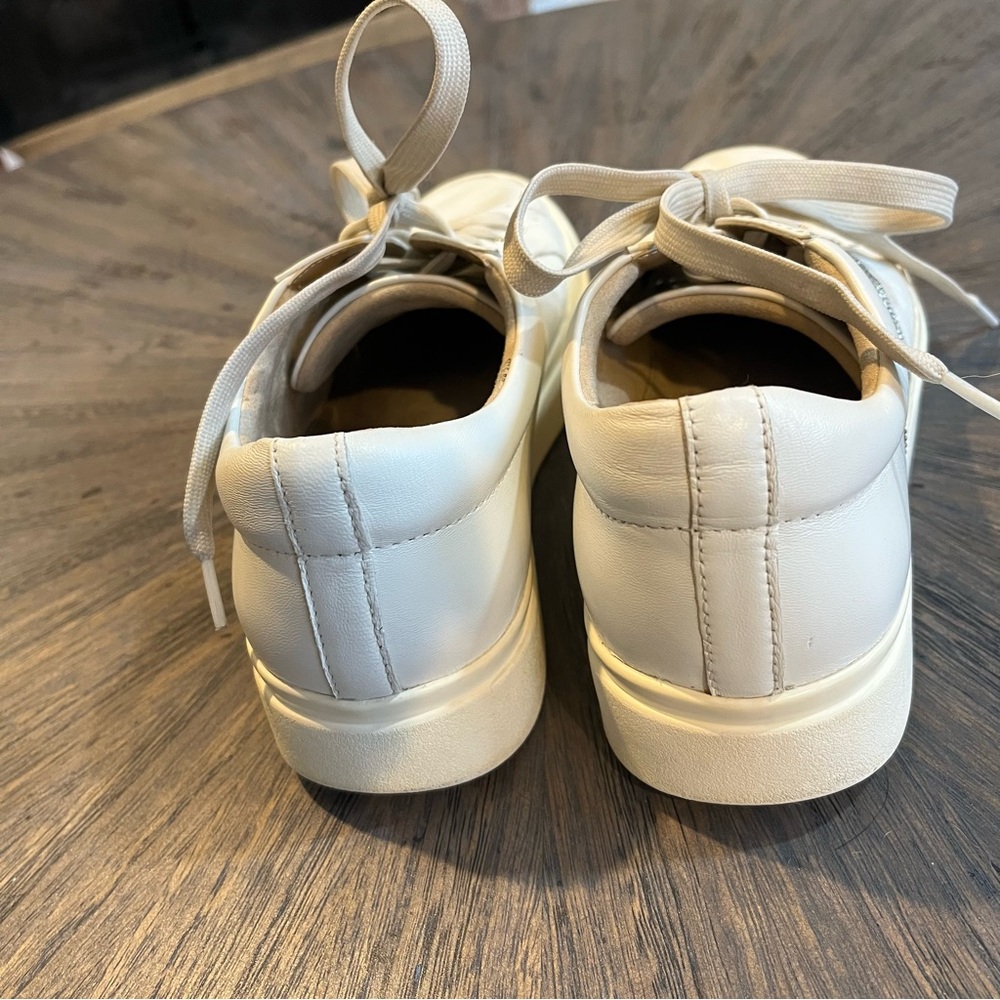 Vaneli Women’s Yavin White Nappa Casual Sneakers. Size 8.5. - Picture 6 of 10